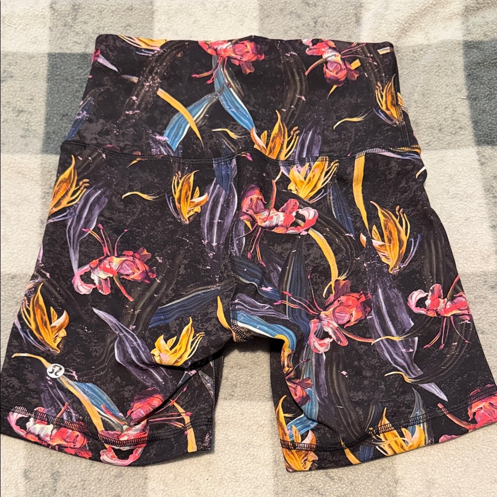 lululemon athletica Women's Athletic Shorts - Black Floral